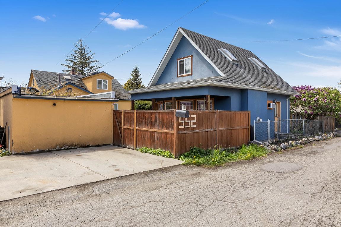 









550


Patterson

Avenue,
Kelowna,




BC
V1Y 5C6

