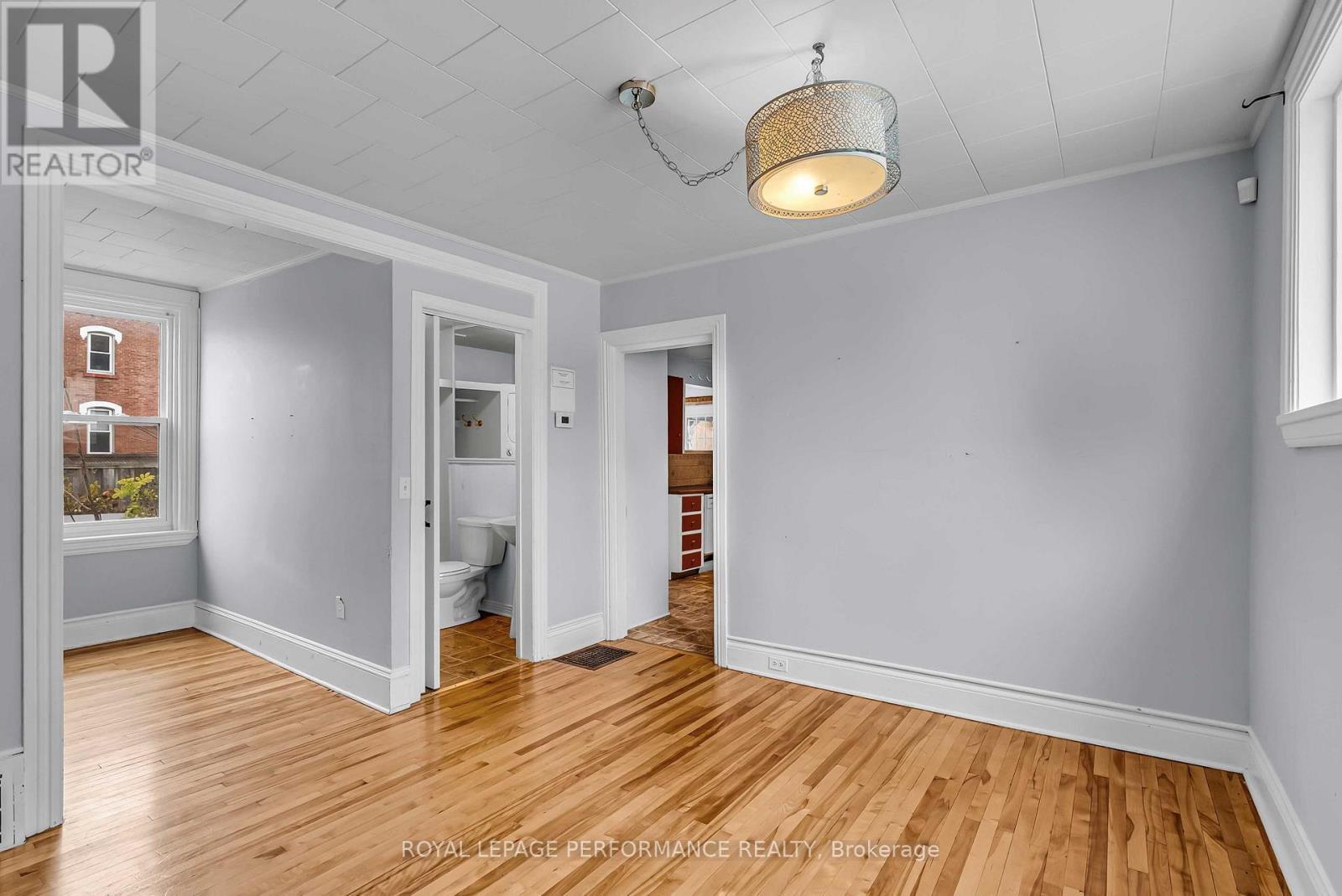 












115 FIFTH STREET E

,
Cornwall,




Ontario
K6H2L6

