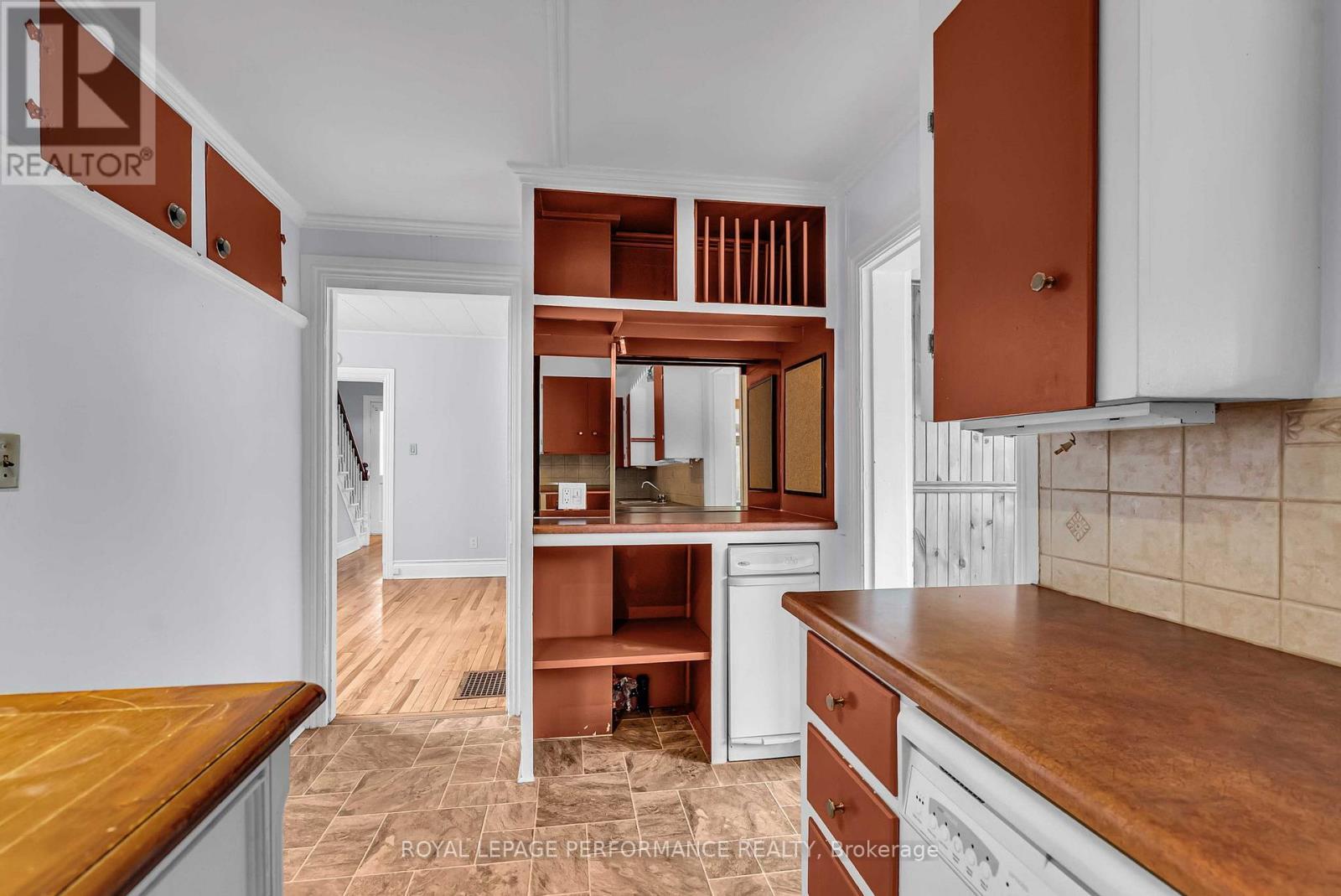 












115 FIFTH STREET E

,
Cornwall,




Ontario
K6H2L6

