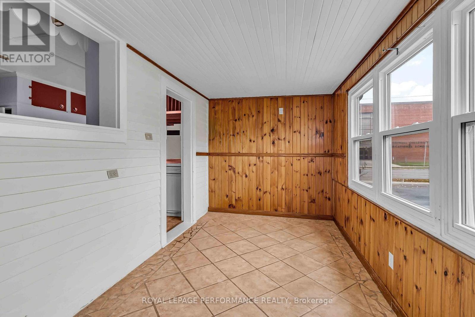 












115 FIFTH STREET E

,
Cornwall,




Ontario
K6H2L6

