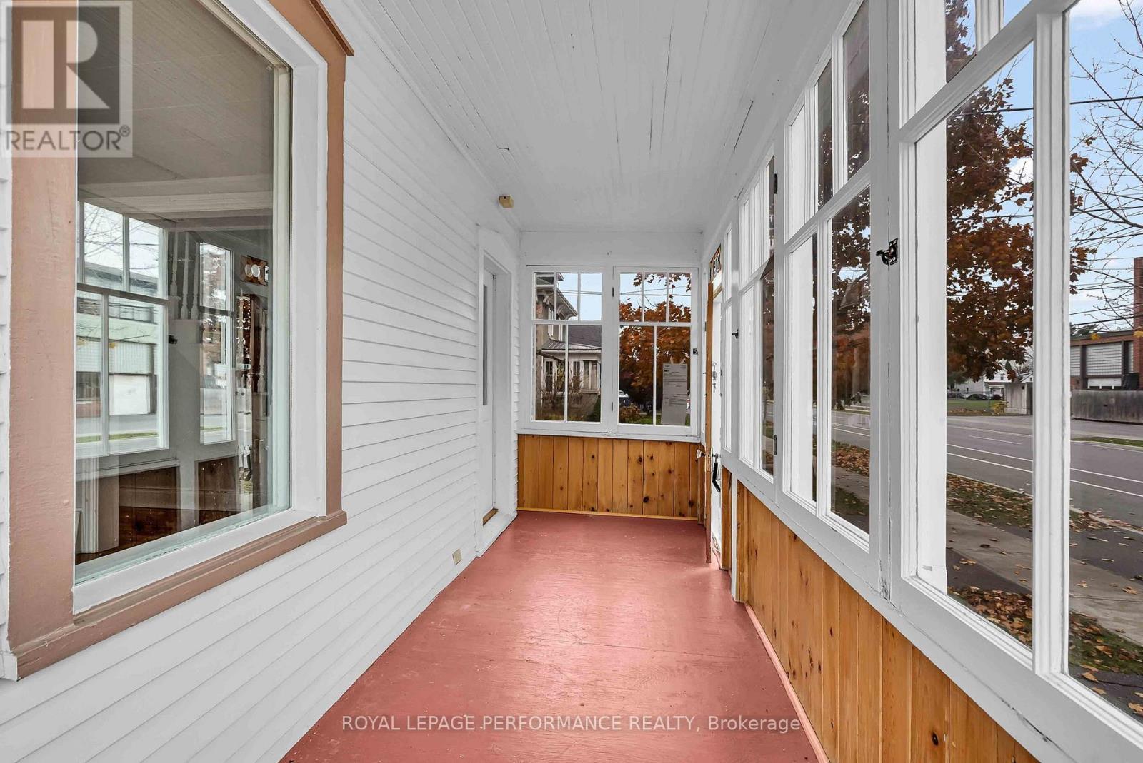 












115 FIFTH STREET E

,
Cornwall,




Ontario
K6H2L6

