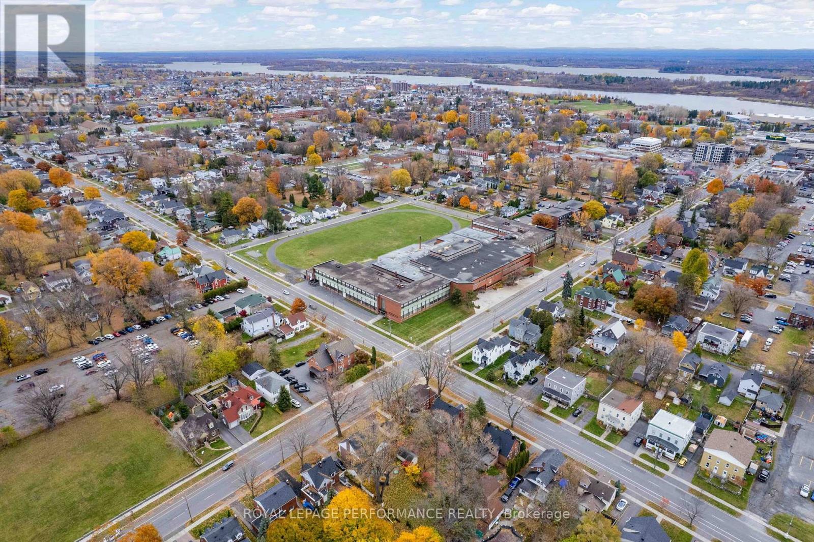 












115 FIFTH STREET E

,
Cornwall,




Ontario
K6H2L6

