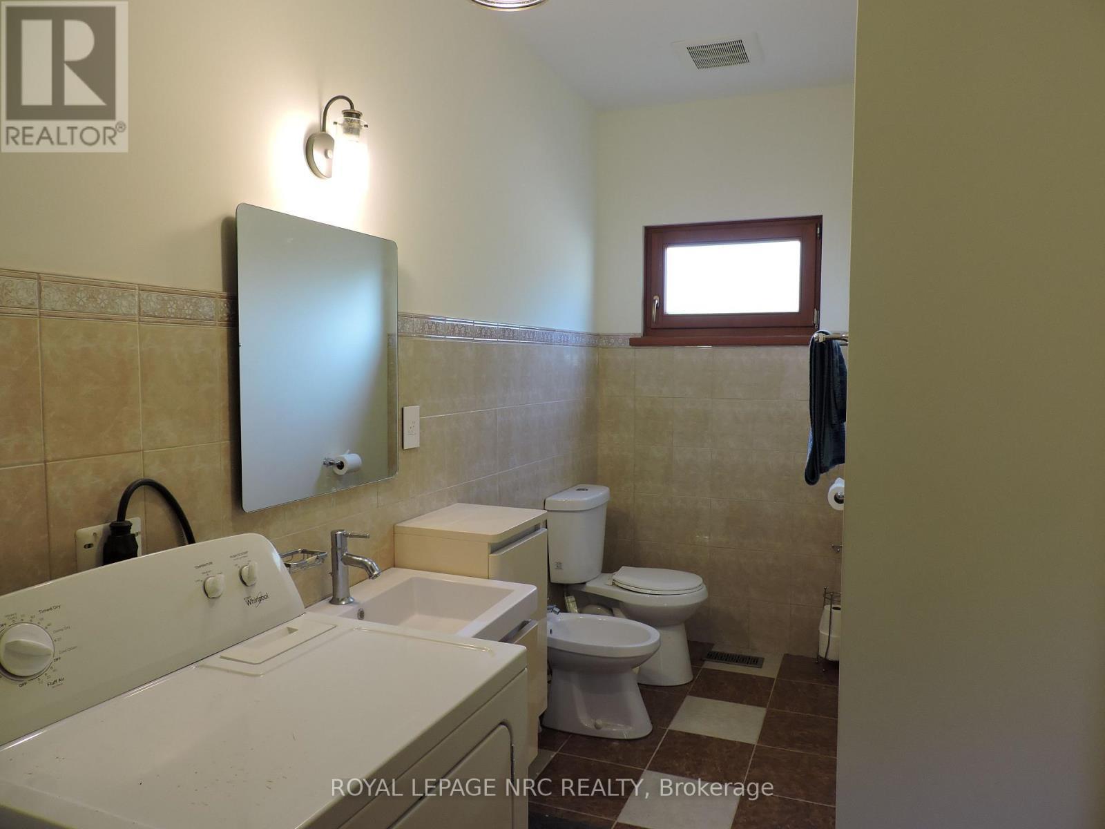 












340 OXFORD AVENUE

,
Fort Erie (Crystal Beach),




Ontario
L0S1B0

