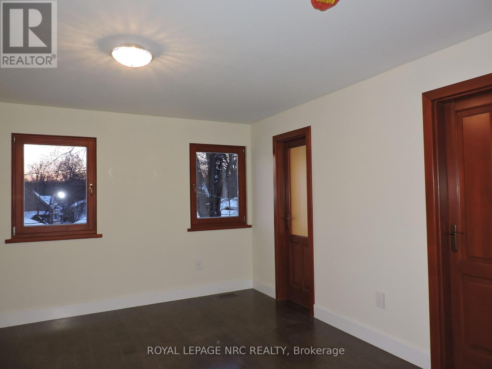 












340 OXFORD AVENUE

,
Fort Erie (Crystal Beach),




Ontario
L0S1B0

