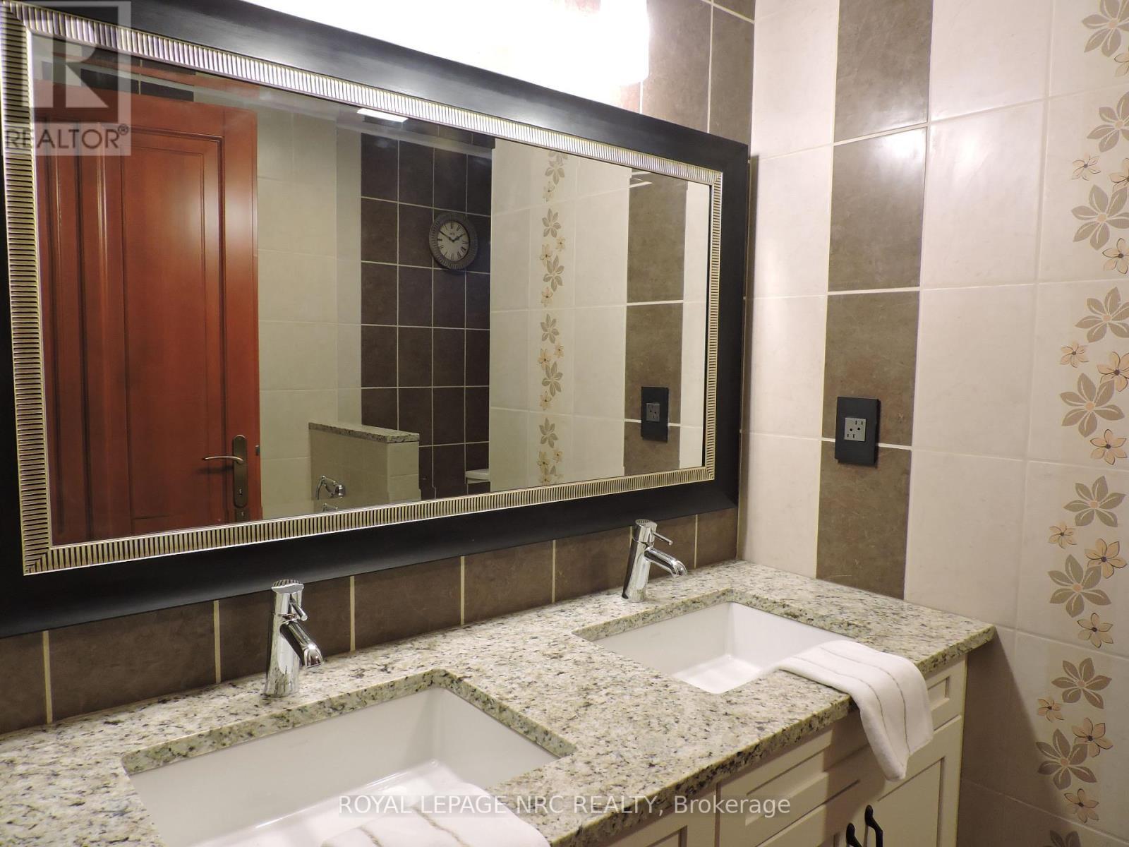 












340 OXFORD AVENUE

,
Fort Erie (Crystal Beach),




Ontario
L0S1B0

