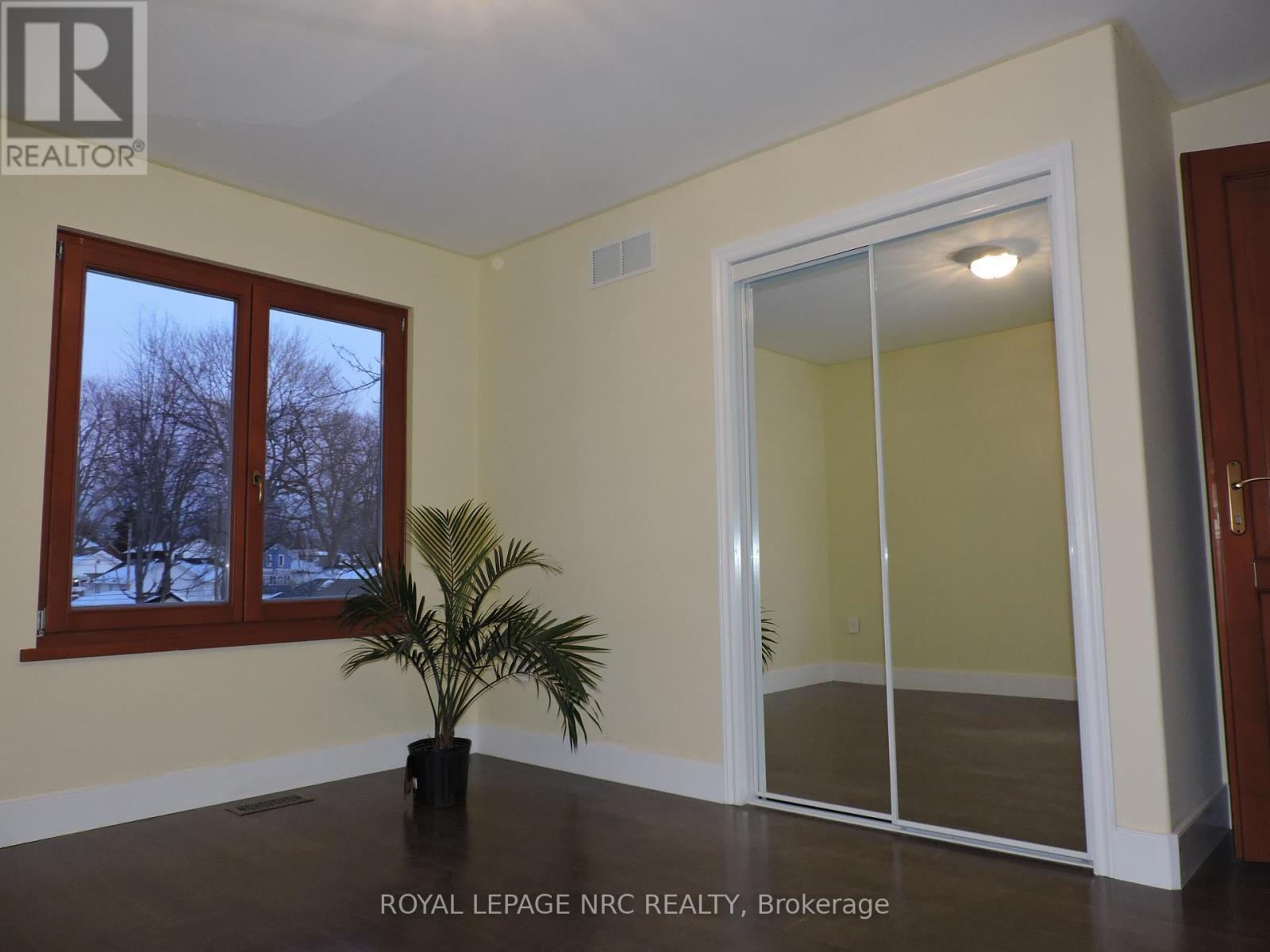 












340 OXFORD AVENUE

,
Fort Erie (Crystal Beach),




Ontario
L0S1B0

