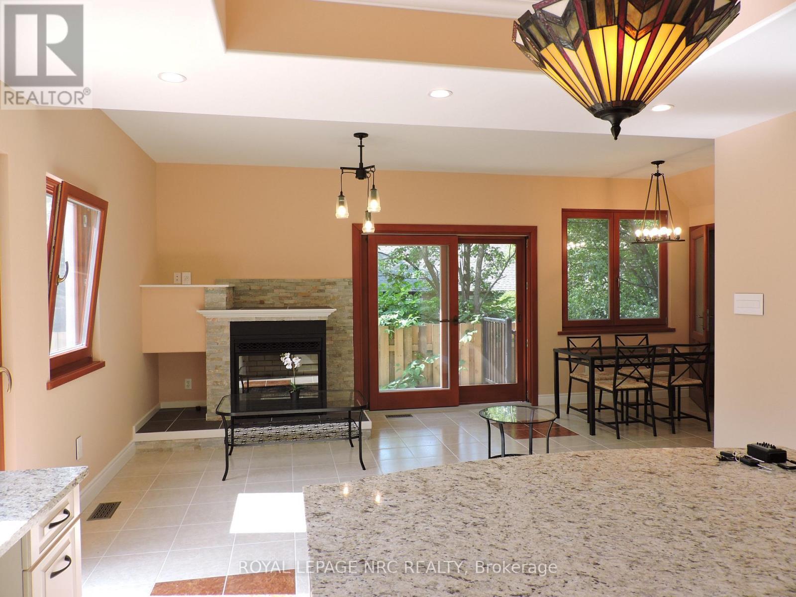 












340 OXFORD AVENUE

,
Fort Erie (Crystal Beach),




Ontario
L0S1B0

