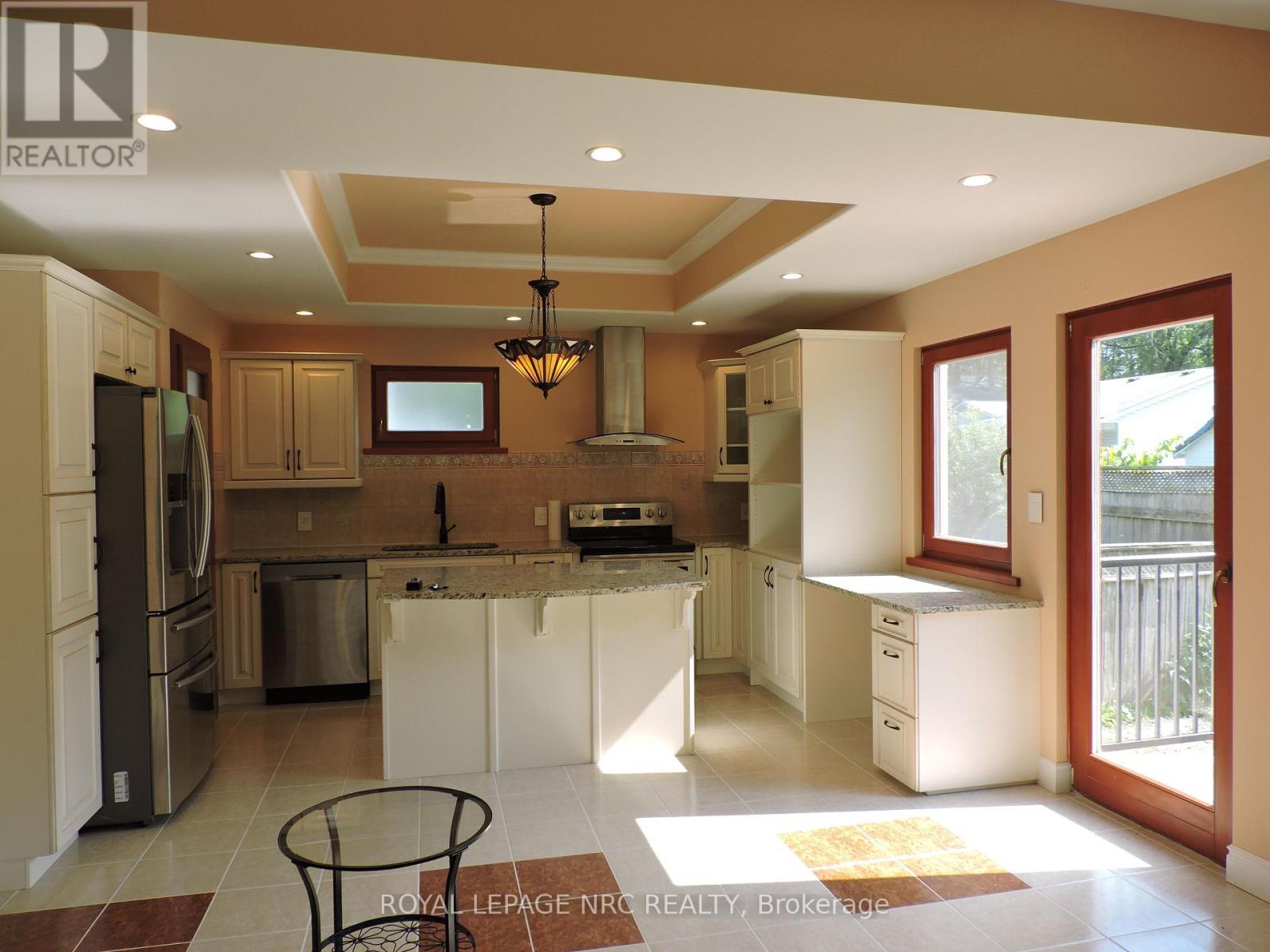 












340 OXFORD AVENUE

,
Fort Erie (Crystal Beach),




Ontario
L0S1B0

