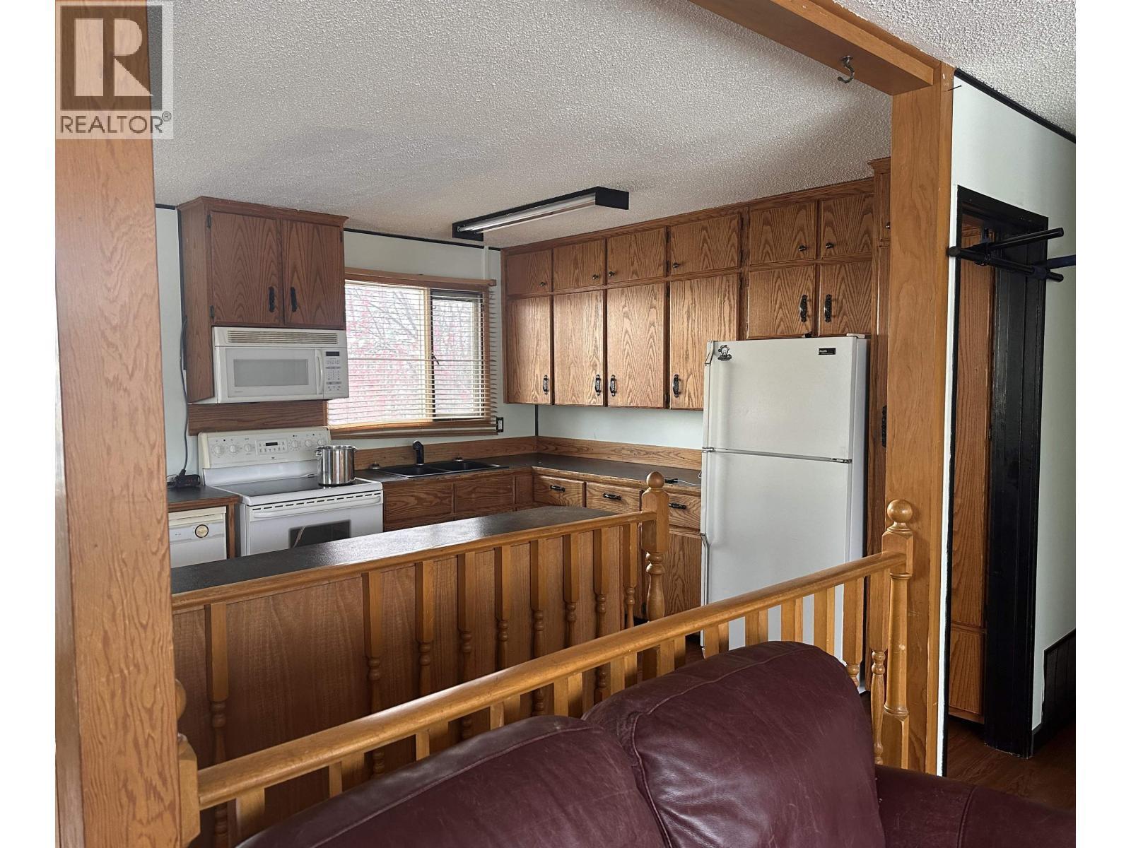 












5204 TAMARACK CRESCENT

,
Fort Nelson,




British Columbia
V0C1R0

