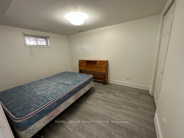 









2674


Lundene

Road, LOWER,
Mississauga,




ON
L5J 3Z1

