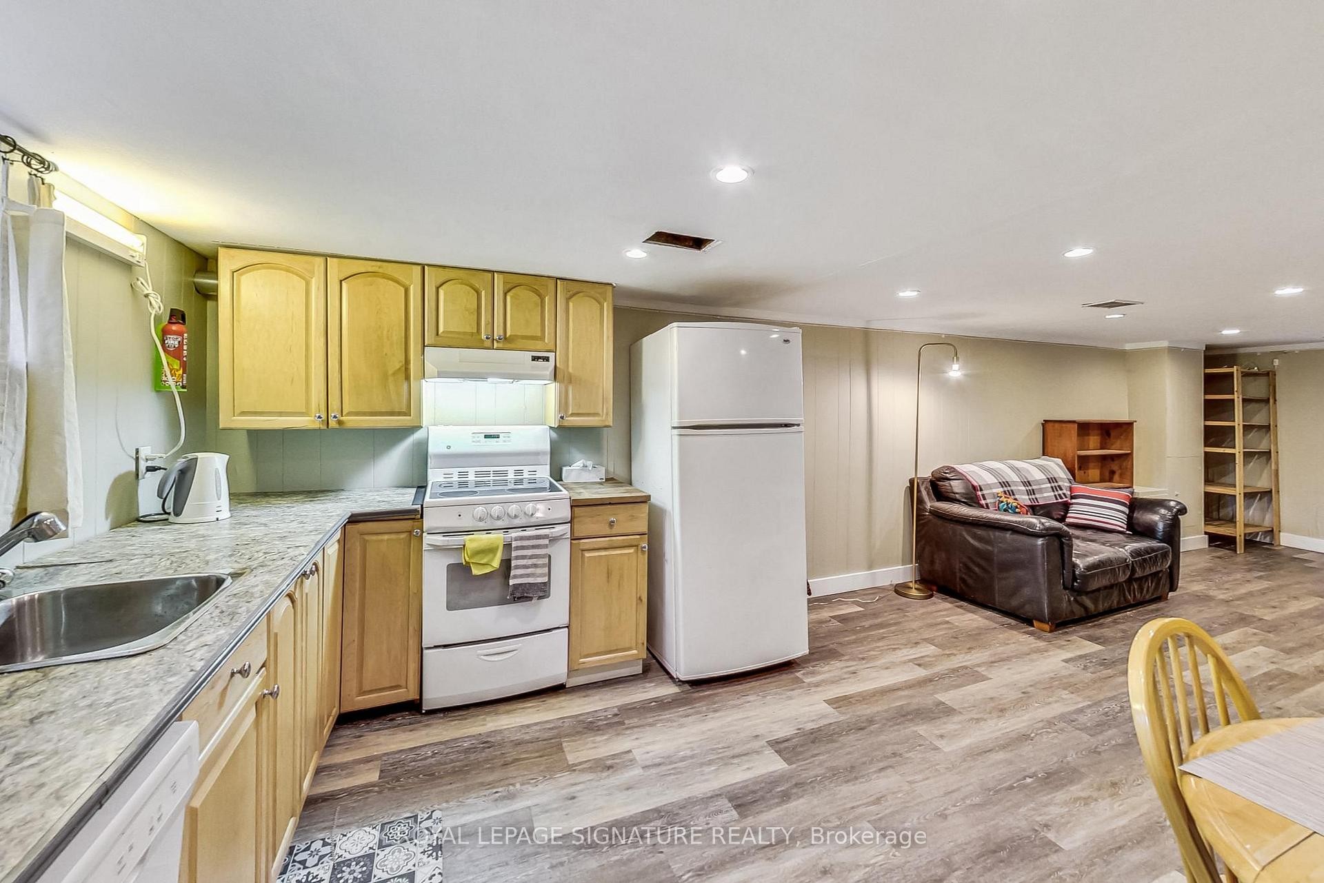 









1


Milne

Avenue,
Toronto,




ON
M1L 1J7

