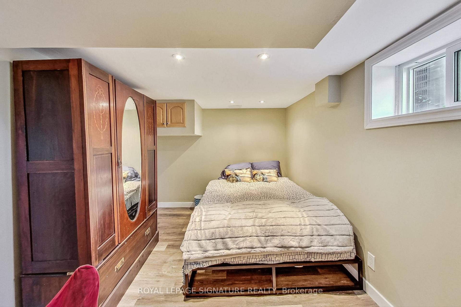 









1


Milne

Avenue,
Toronto,




ON
M1L 1J7

