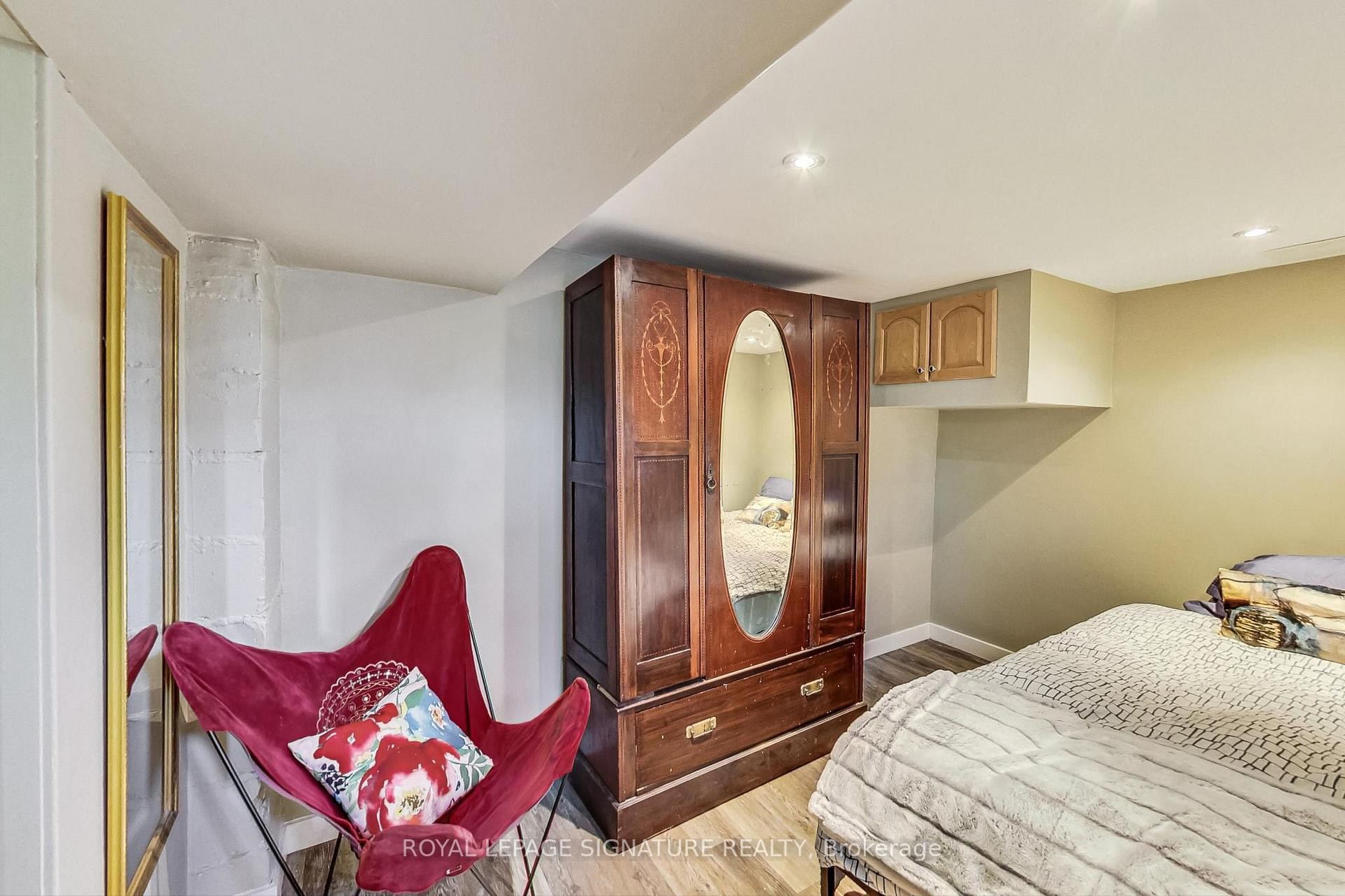 









1


Milne

Avenue,
Toronto,




ON
M1L 1J7

