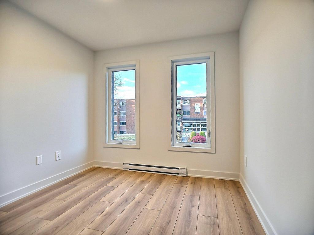 









77


Rue Jolicoeur

,
Hull (Gatineau),




QC
J8Y1A8

