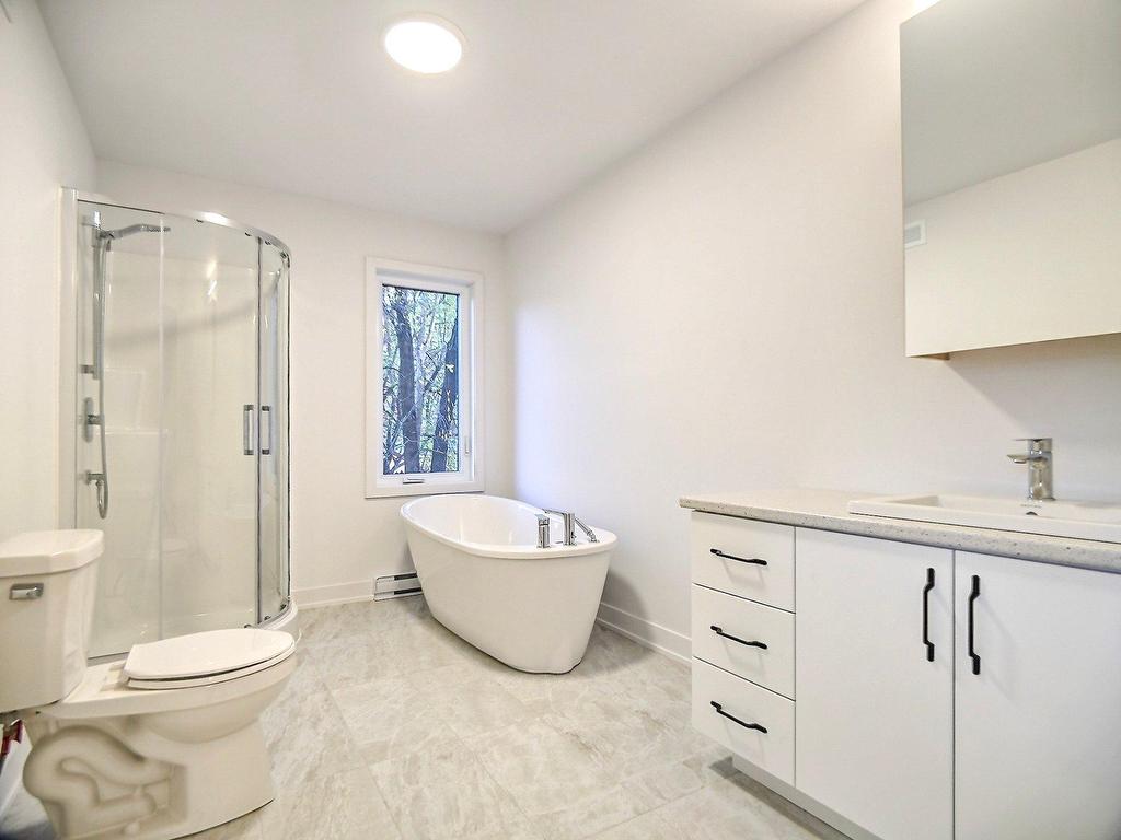 









77


Rue Jolicoeur

,
Hull (Gatineau),




QC
J8Y1A8

