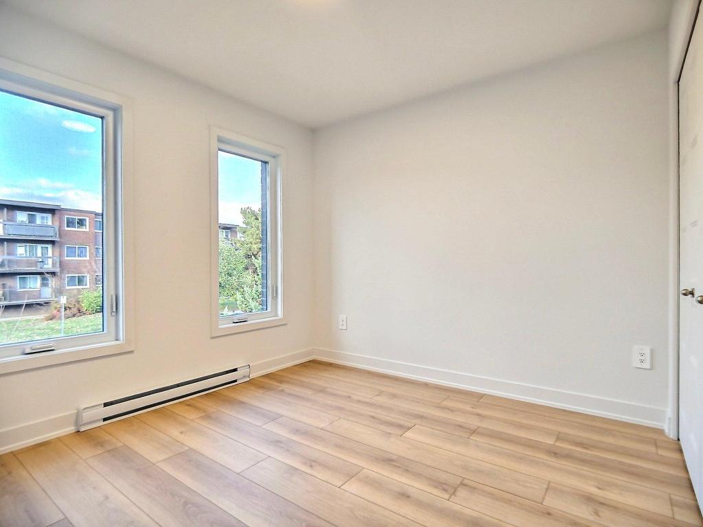 









77


Rue Jolicoeur

,
Hull (Gatineau),




QC
J8Y1A8

