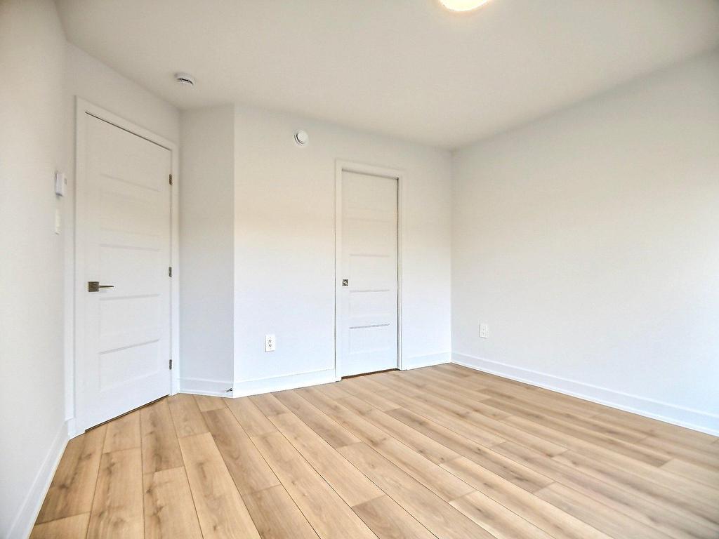 









77


Rue Jolicoeur

,
Hull (Gatineau),




QC
J8Y1A8

