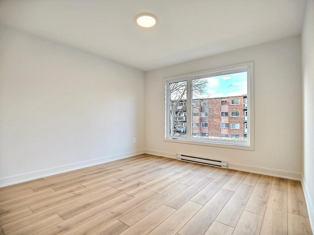 









77


Rue Jolicoeur

,
Hull (Gatineau),




QC
J8Y1A8

