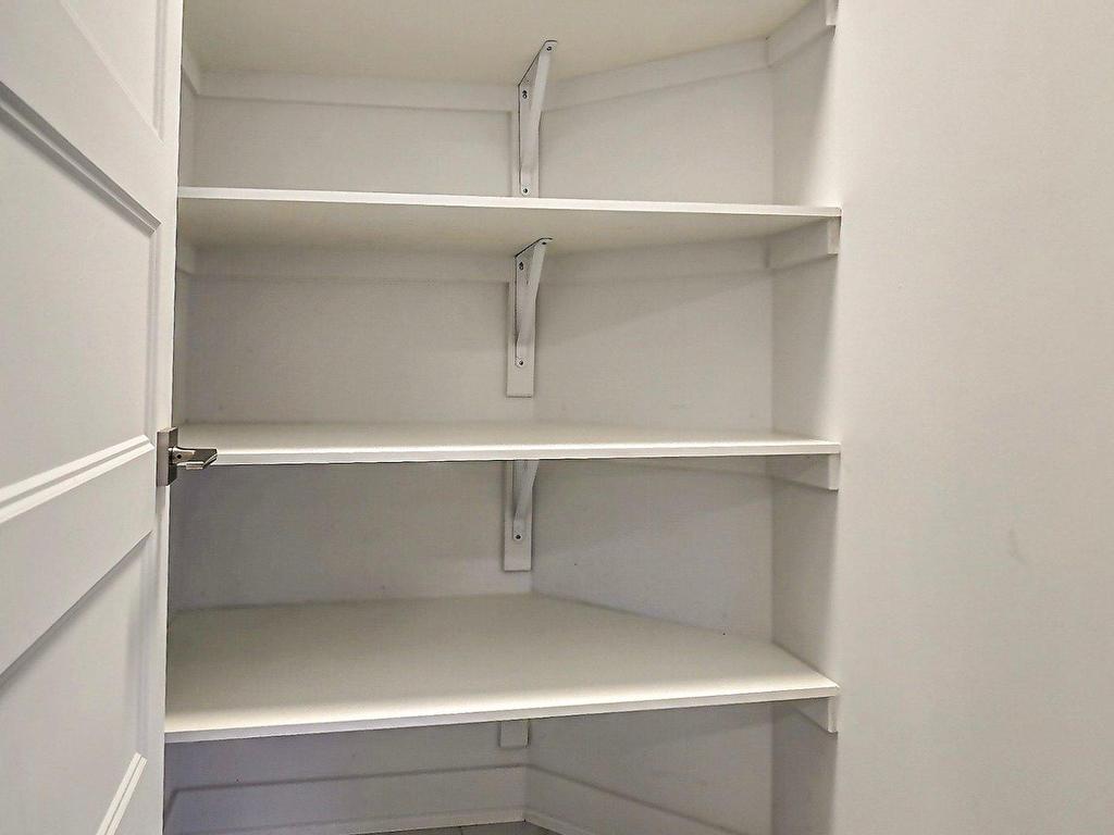 









77


Rue Jolicoeur

,
Hull (Gatineau),




QC
J8Y1A8

