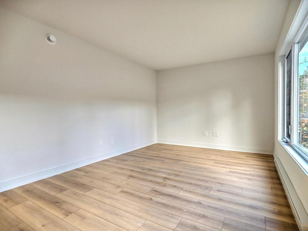 









77


Rue Jolicoeur

,
Hull (Gatineau),




QC
J8Y1A8

