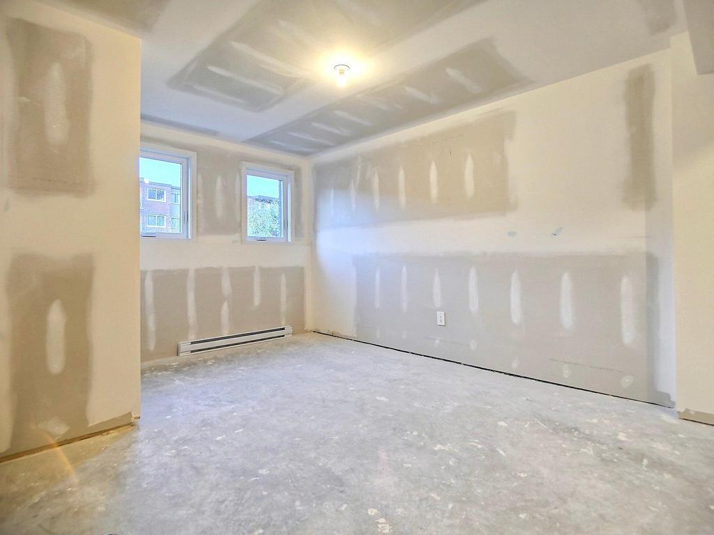 









77


Rue Jolicoeur

,
Hull (Gatineau),




QC
J8Y1A8

