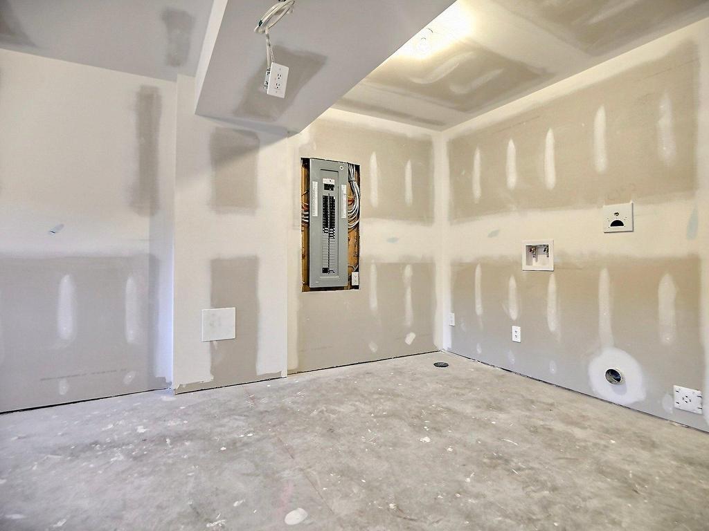 









77


Rue Jolicoeur

,
Hull (Gatineau),




QC
J8Y1A8

