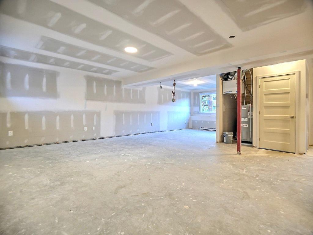 









77


Rue Jolicoeur

,
Hull (Gatineau),




QC
J8Y1A8

