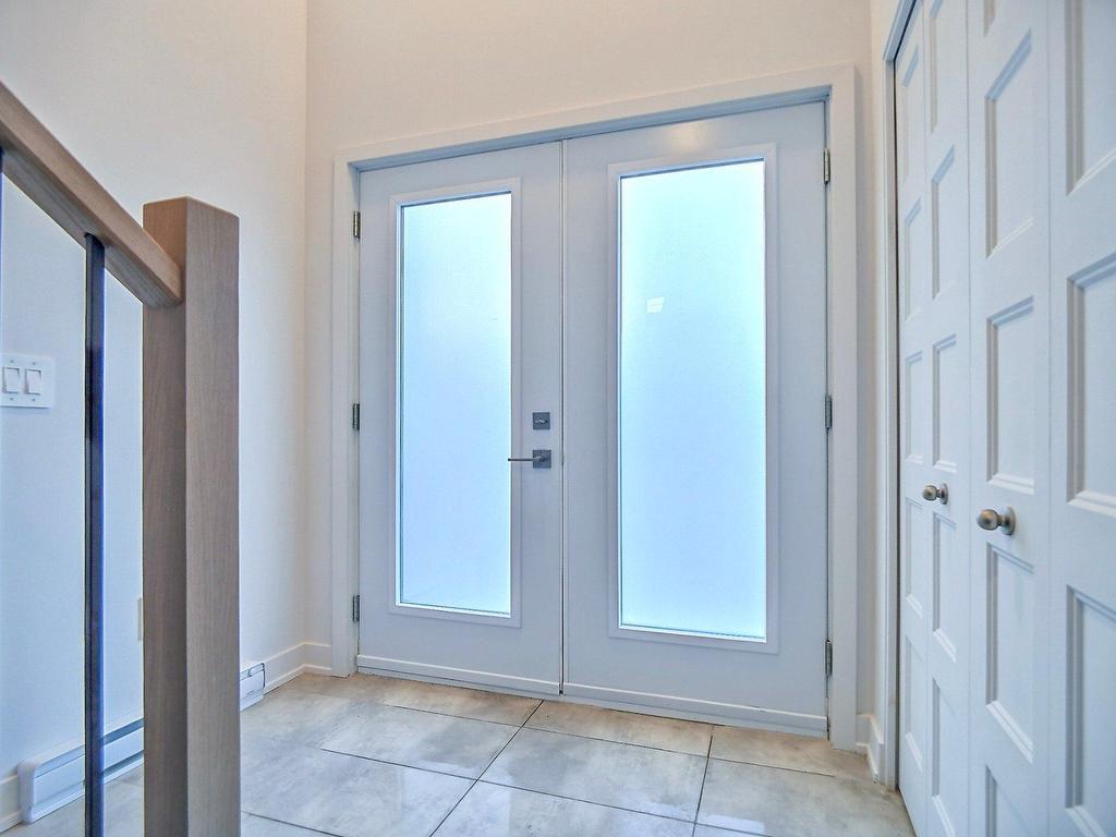 









77


Rue Jolicoeur

,
Hull (Gatineau),




QC
J8Y1A8

