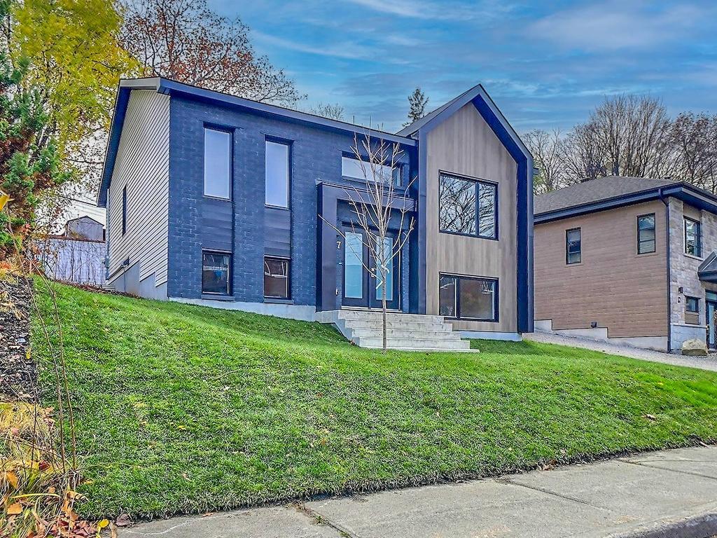 









77


Rue Jolicoeur

,
Hull (Gatineau),




QC
J8Y1A8

