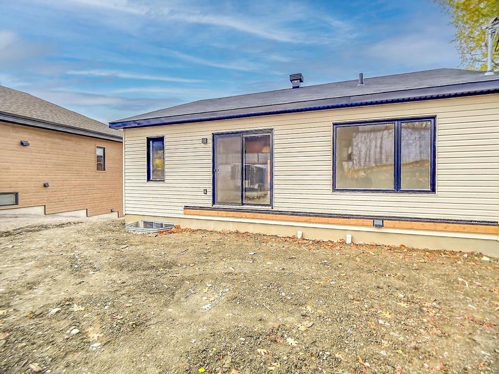 









77


Rue Jolicoeur

,
Hull (Gatineau),




QC
J8Y1A8

