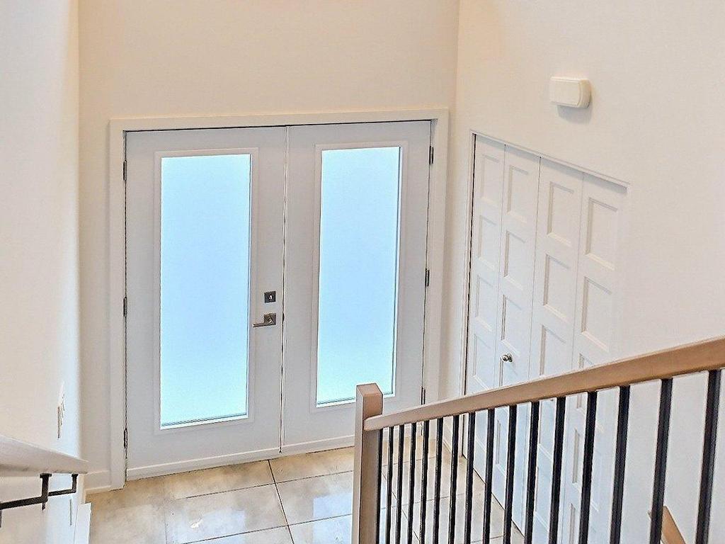 









77


Rue Jolicoeur

,
Hull (Gatineau),




QC
J8Y1A8

