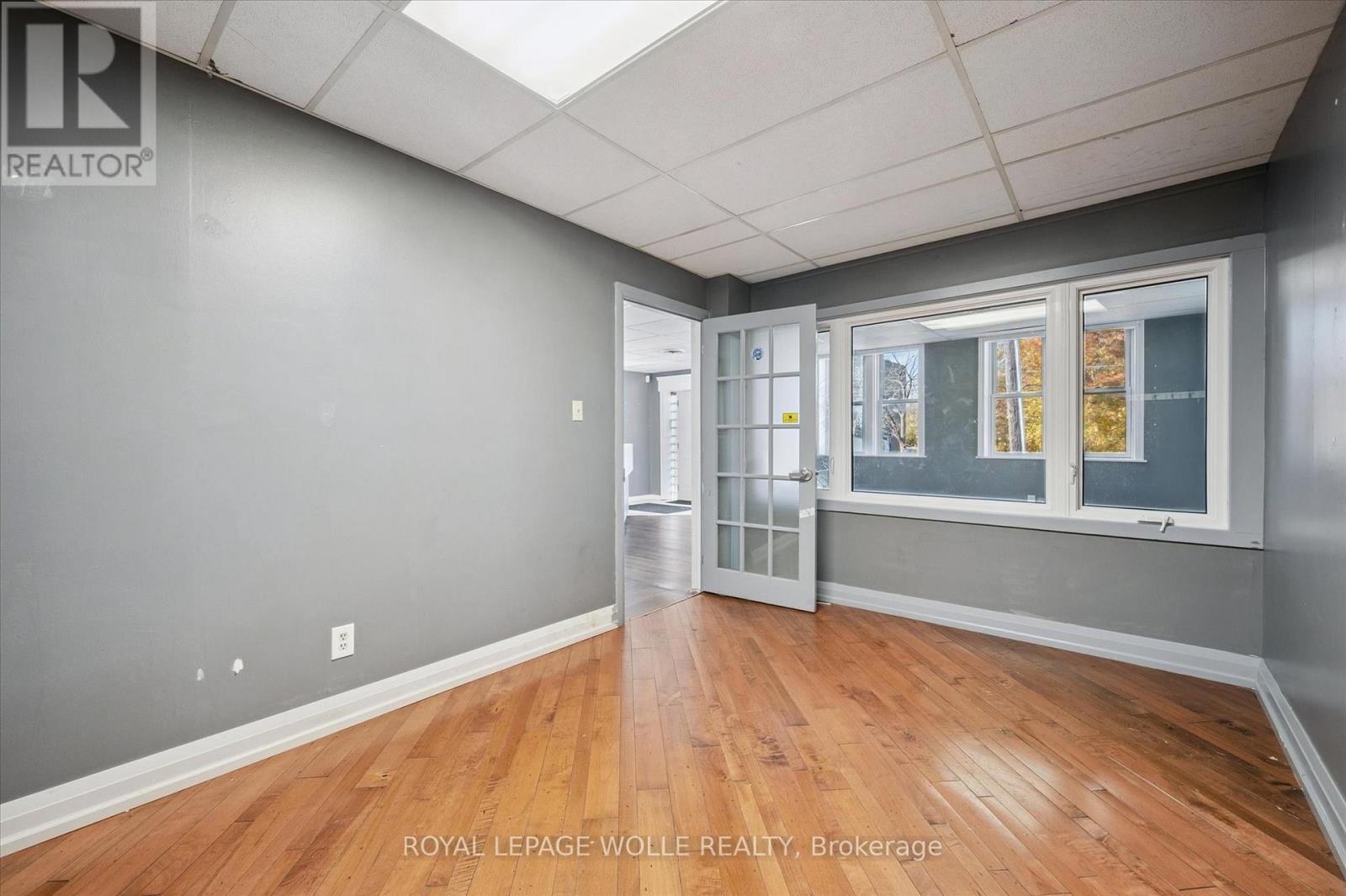 












325 BREITHAUPT STREET

,
Waterloo,




Ontario
N2H5H6

