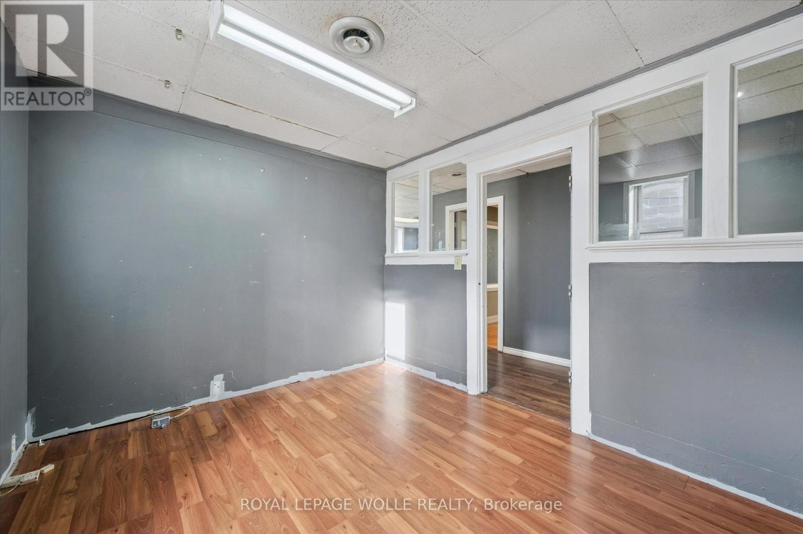 












325 BREITHAUPT STREET

,
Waterloo,




Ontario
N2H5H6

