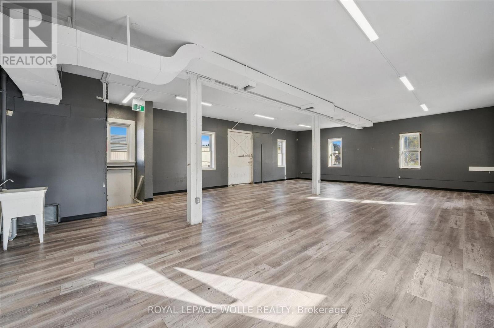 












325 BREITHAUPT STREET

,
Waterloo,




Ontario
N2H5H6

