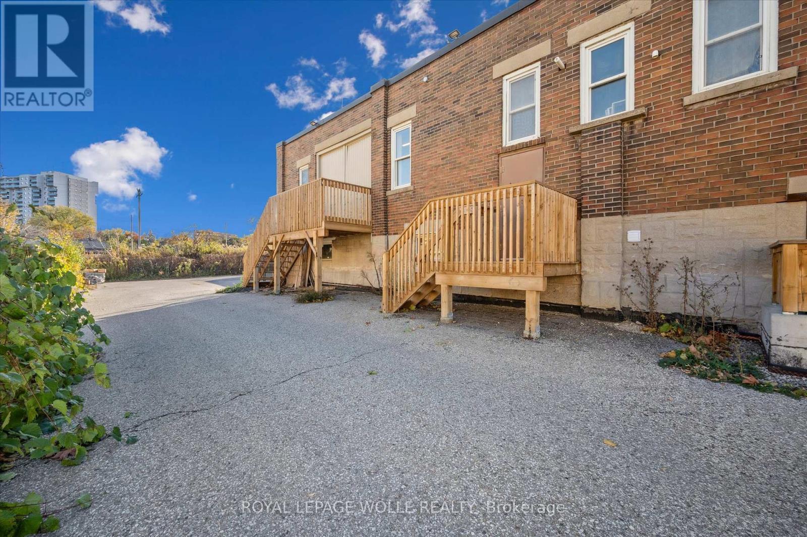 












325 BREITHAUPT STREET

,
Waterloo,




Ontario
N2H5H6

