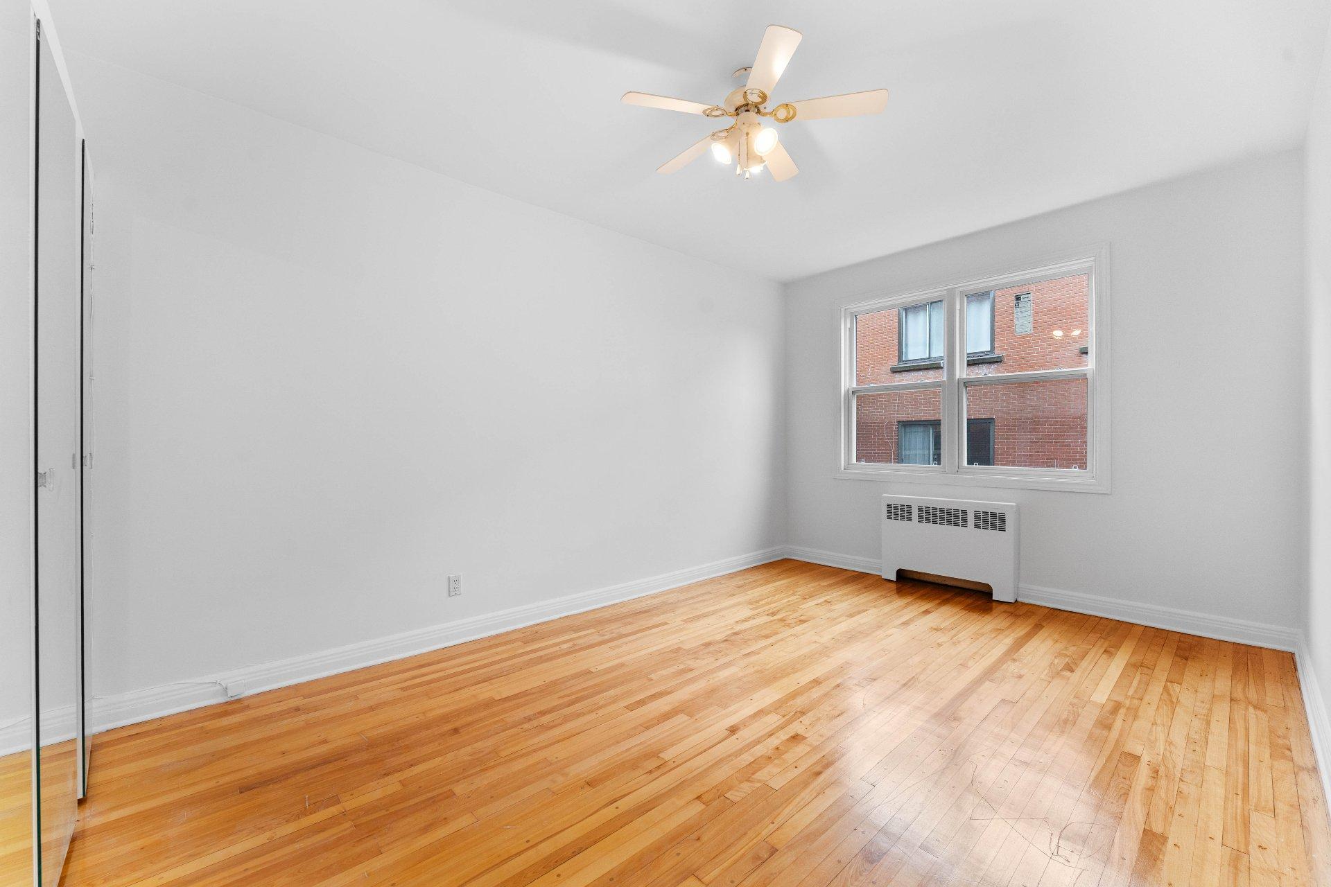 









3145


Av. Linton

, 6,
Montréal (Côte-des-Neiges/Notre-Dame-de-Grâce),




QC
H3S1S5

