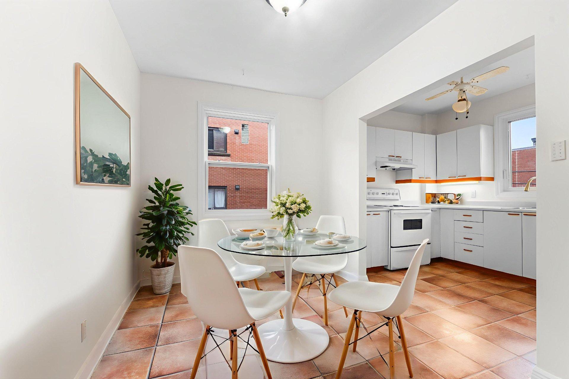 









3145


Av. Linton

, 6,
Montréal (Côte-des-Neiges/Notre-Dame-de-Grâce),




QC
H3S1S5

