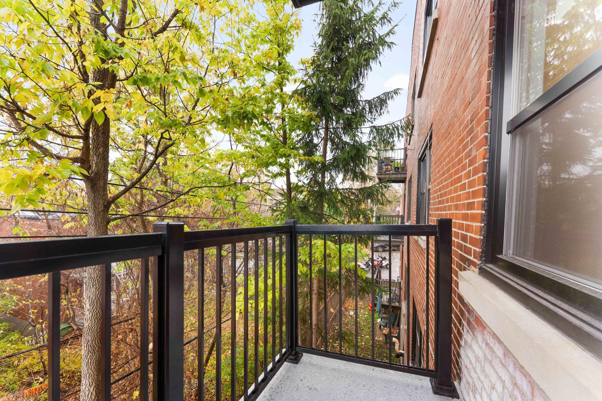 









3145


Av. Linton

, 6,
Montréal (Côte-des-Neiges/Notre-Dame-de-Grâce),




QC
H3S1S5

