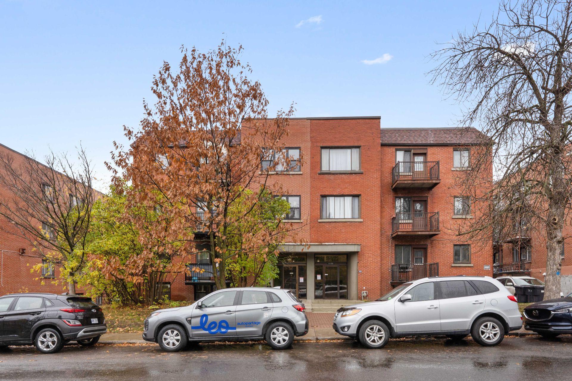 









3145


Av. Linton

, 6,
Montréal (Côte-des-Neiges/Notre-Dame-de-Grâce),




QC
H3S1S5


