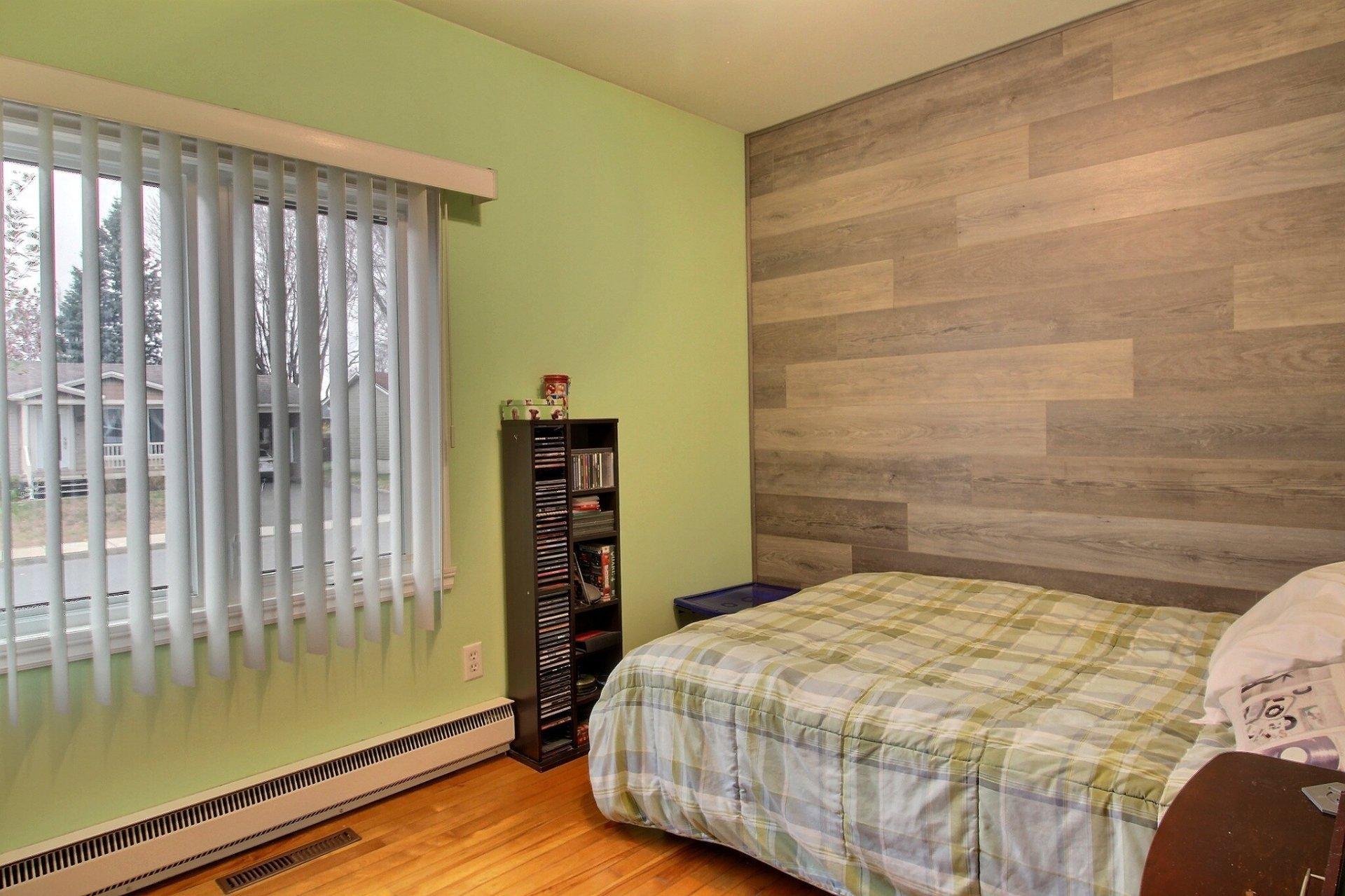 









2125


Rue St-Denis

,
Drummondville,




QC
J2B7M7

