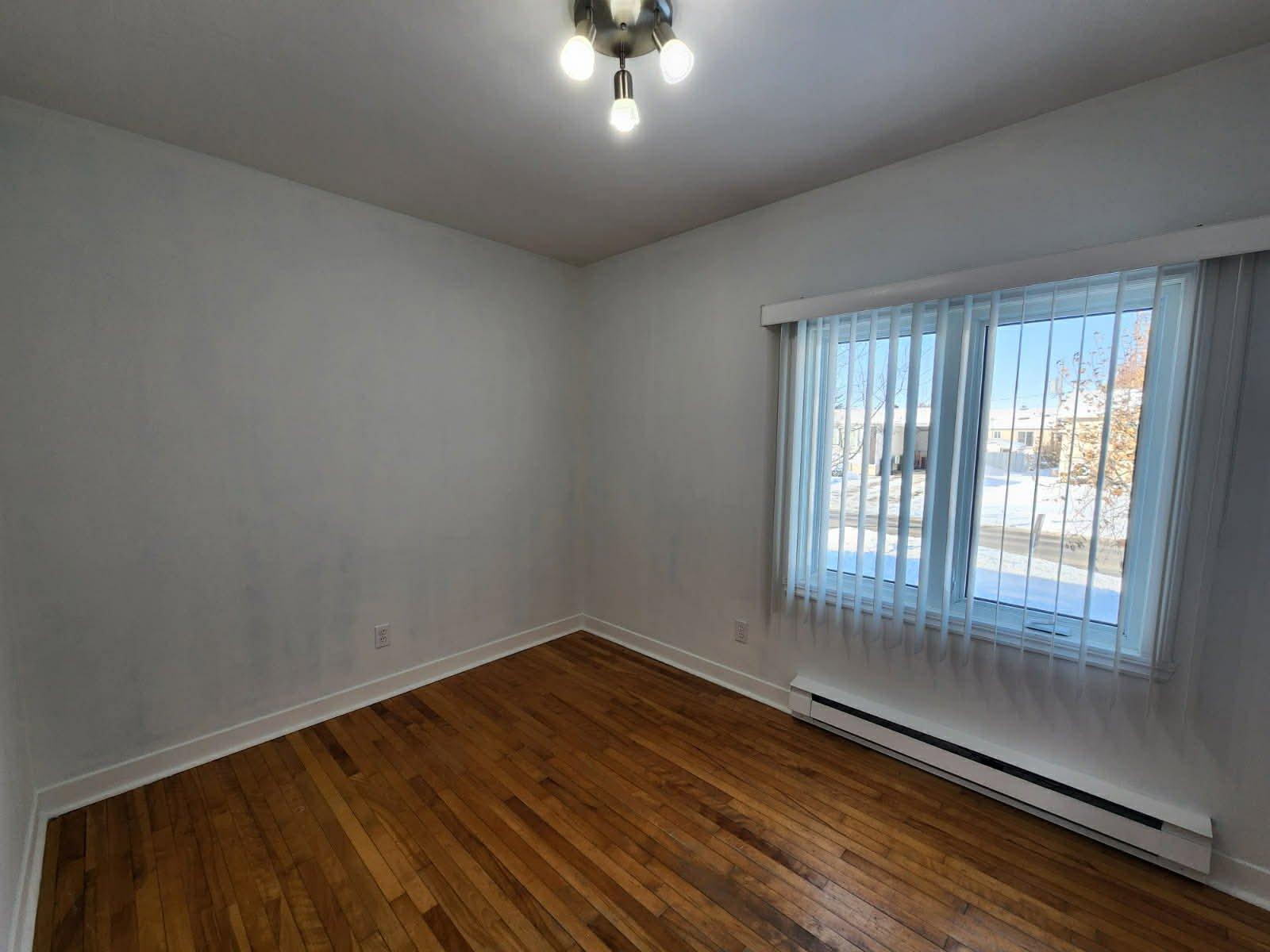 









2125


Rue St-Denis

,
Drummondville,




QC
J2B7M7

