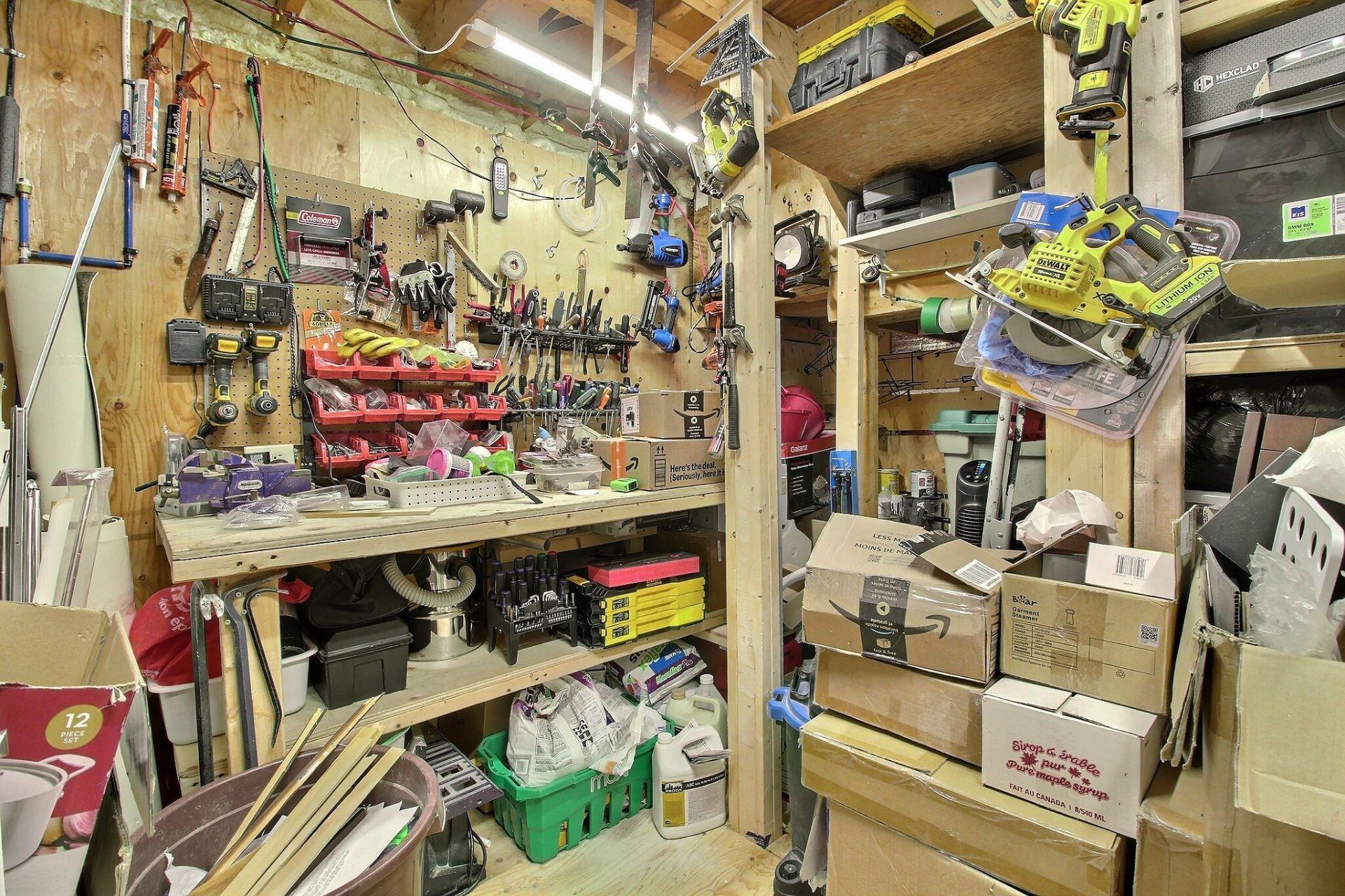 









2125


Rue St-Denis

,
Drummondville,




QC
J2B7M7

