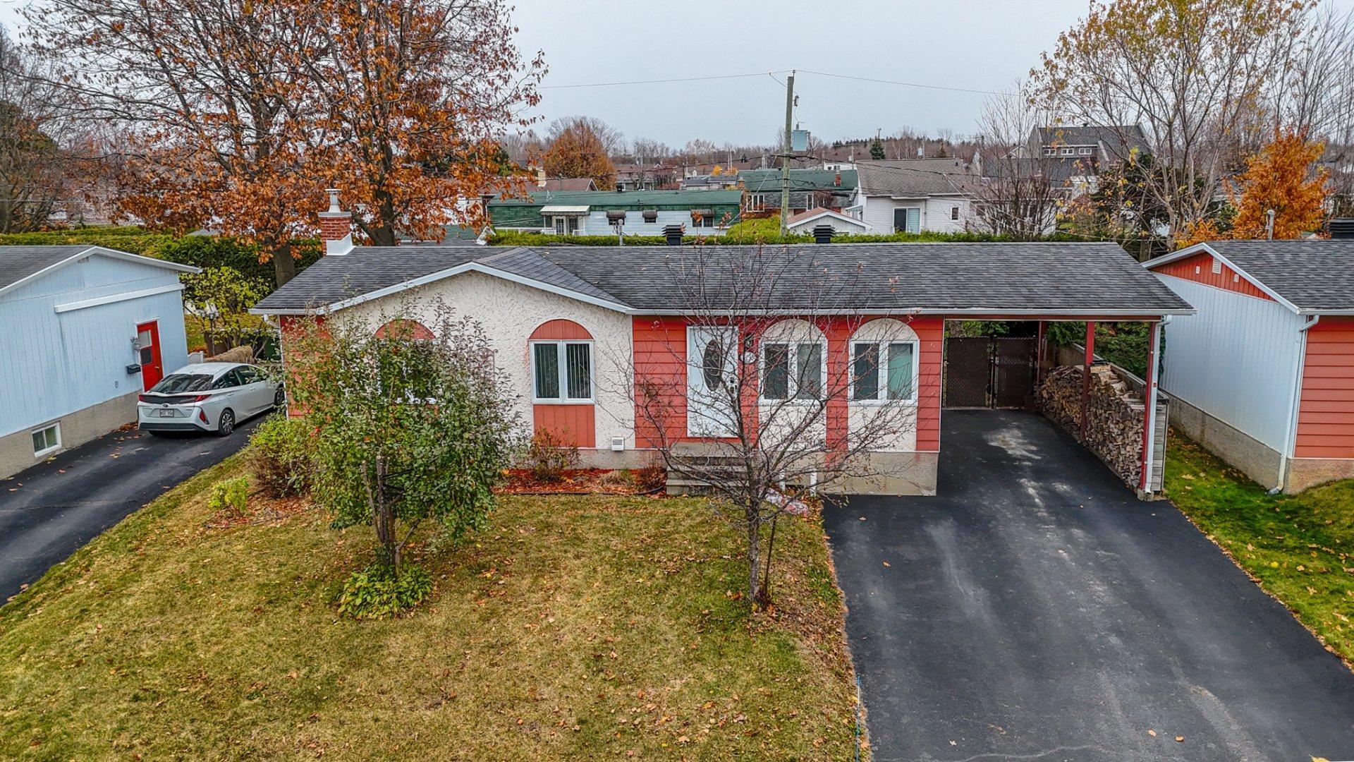 









2125


Rue St-Denis

,
Drummondville,




QC
J2B7M7

