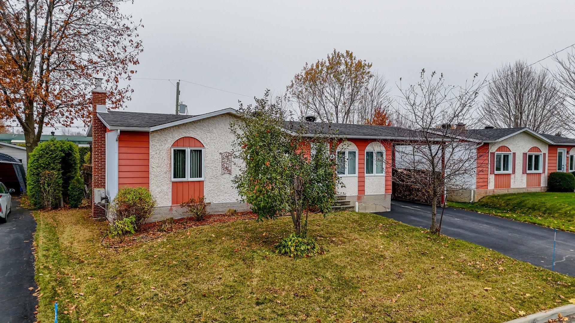 









2125


Rue St-Denis

,
Drummondville,




QC
J2B7M7

