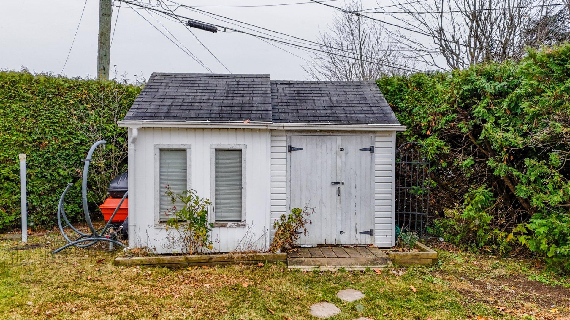 









2125


Rue St-Denis

,
Drummondville,




QC
J2B7M7

