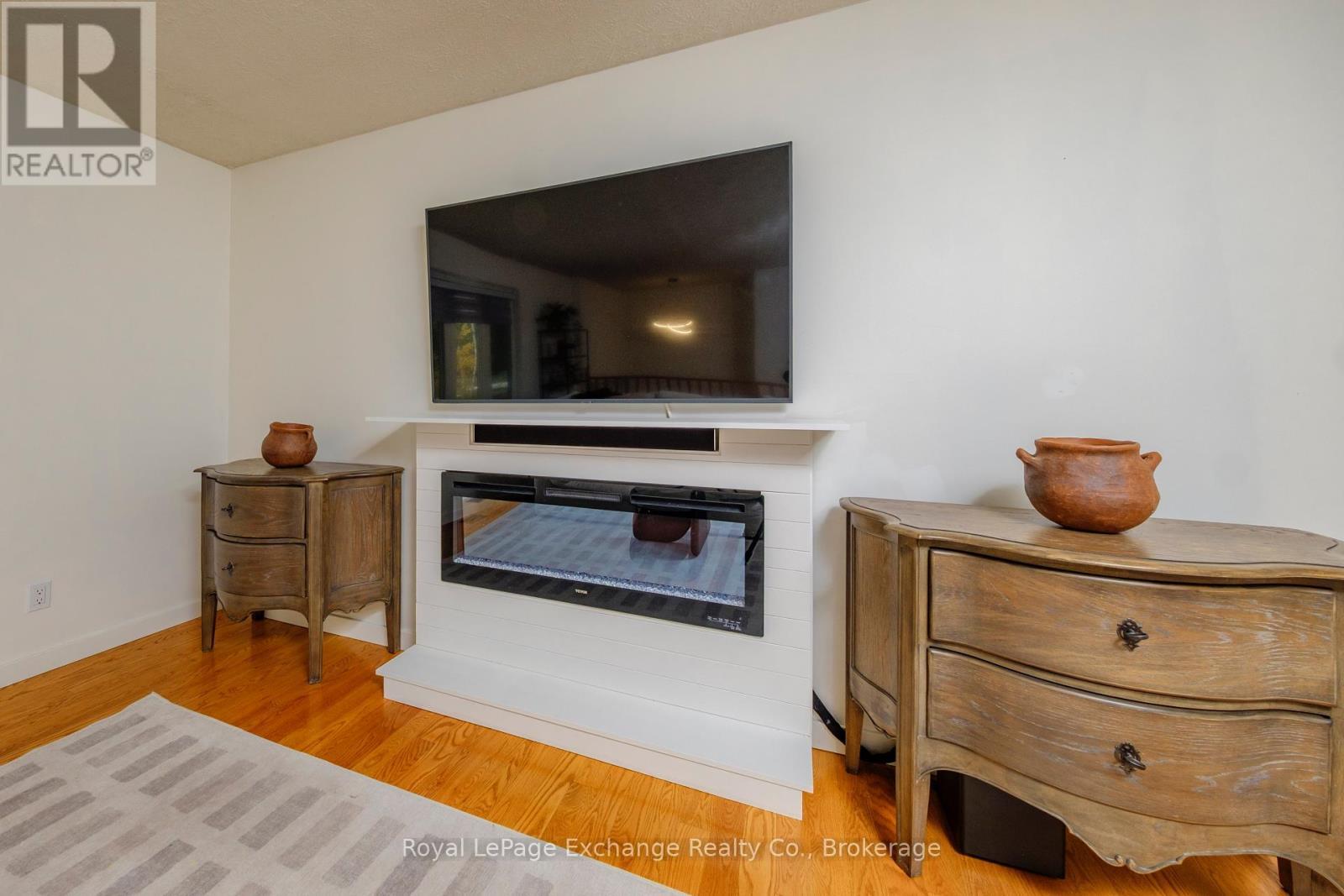 












27 DAWSON DRIVE

,
Kincardine,




Ontario
N2Z2X6

