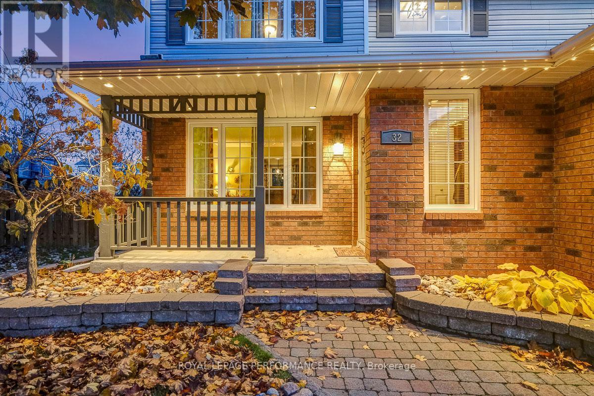 












32 PARKLANDS AVENUE

,
Russell,




Ontario
K4R1A2

