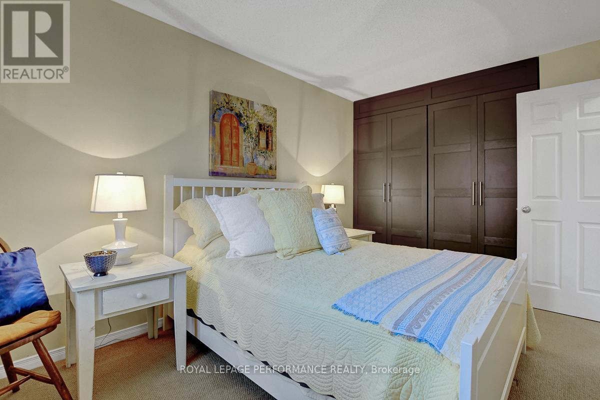 












32 PARKLANDS AVENUE

,
Russell,




Ontario
K4R1A2

