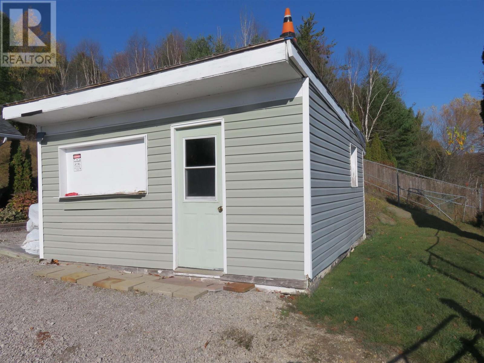 












60 Hergott AVE

,
Elliot Lake,




Ontario
P5A3A8

