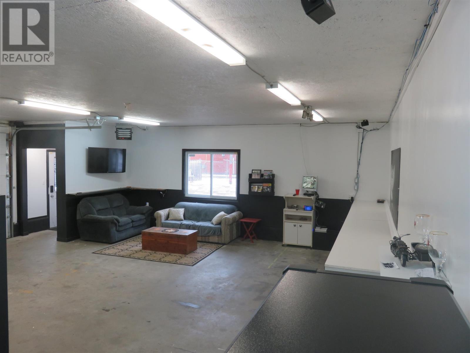 












60 Hergott AVE

,
Elliot Lake,




Ontario
P5A3A8

